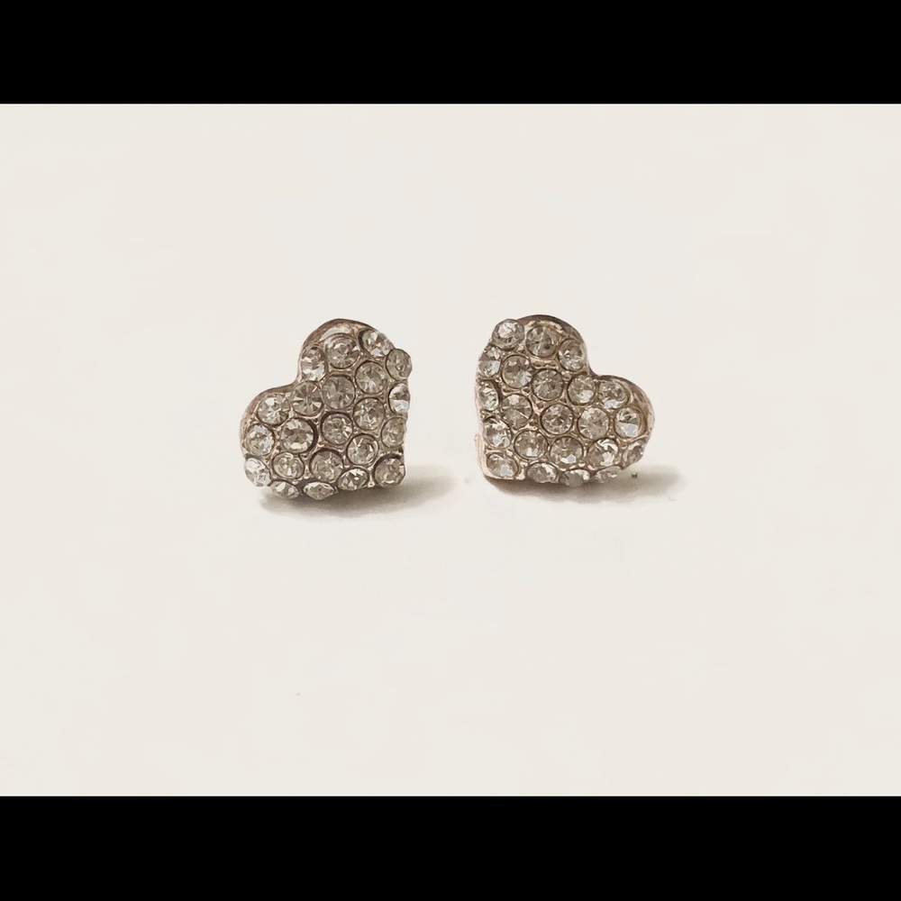 Rhinestone heart shaped studded earrings ❤️